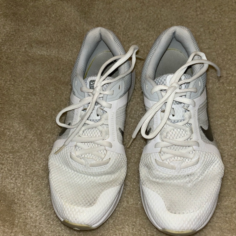 Nike run swift women’s sneakers - Picture 3 of 6